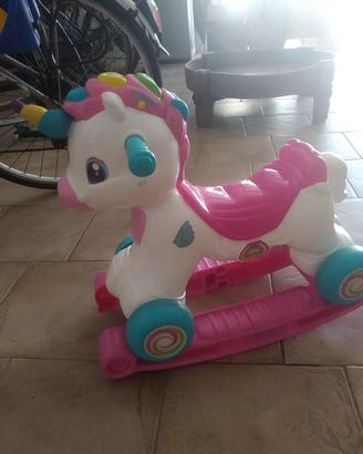 Dondolo unicorno