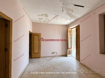 Casa, Ventimiglia di Sicilia.
