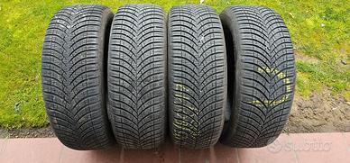 4 gomme 215 60 17 100 V Goodyear 4 stagioni a 90 %