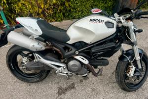 Ducati Monster 696