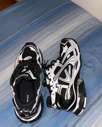 balenciaga runner