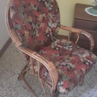 Poltrona in vimini con imbottitura 
