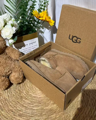 Stivali da donna UGG Ultra Mini EU 40