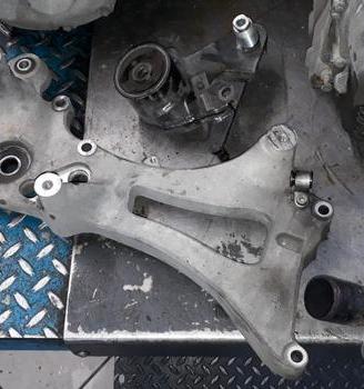 Beverly 350 14 : supporto collettore cerchio