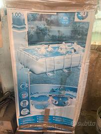 PISCINA CON MOTORE