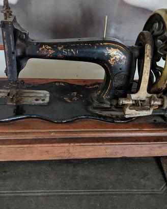 2 Antiche macchina da cucire