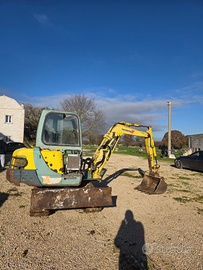 Scavatore yanmar b37 35q