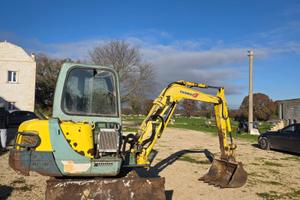 Scavatore yanmar b37 35q