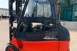 CARRELLO ELEVATORE ELETTRICO LINDE E 30