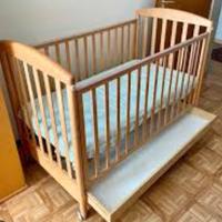 lettino con sbarre in legno Pali