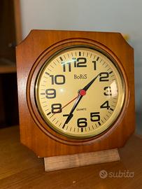 Orologio da tavolo vintage in legno BoRis