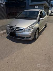 Mercedes B180