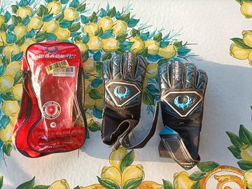 Vari guanti da portiere