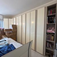 Camera matrimoniale con letto contenitore