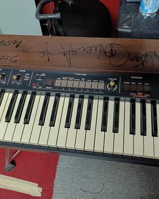 ROLAND VK8