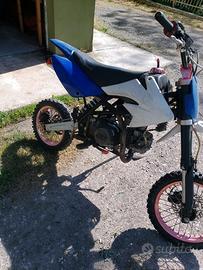 Pit bike