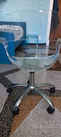 Sedia da scrivania in plastica trasparente