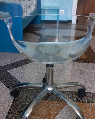 Sedia da scrivania in plastica trasparente