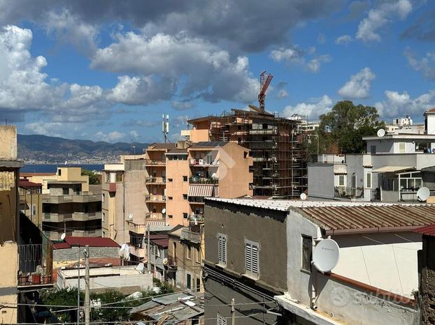 4 LOCALI A REGGIO DI CALABRIA