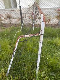 Rete da calcetto da prato da mettere a posto