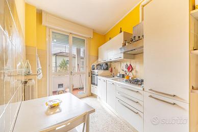 3 LOCALI A REGGIO NELL'EMILIA