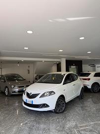 Lancia Ypsilon 1.0 FireFly 5 porte S&S Hybrid Ecoc