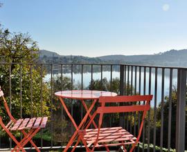 Trilocale ristrutturato con vista lago e piscina