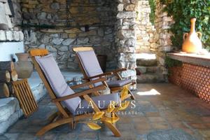 Villa di 200 m² con 5 locali a Garda