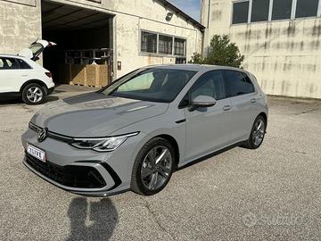 Volkswagen Golf 2.0 TDI 150 CV DSG SCR R-Line - 20