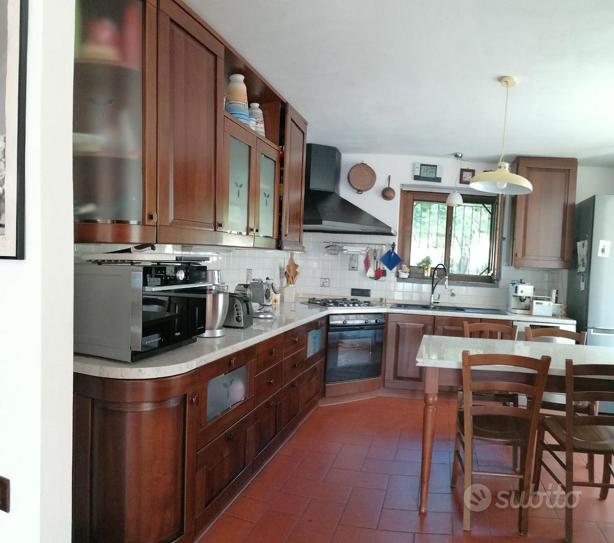 Cucina con piano cottura ad angolo - Arredamento e Casalinghi In vendita a  Varese