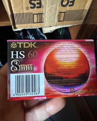 10 videocassette nuove ancora chiuse
