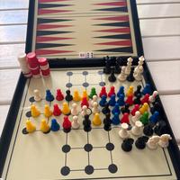 Giochi a tavolino, dama , scacchi