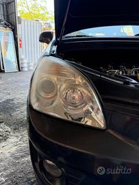Faro Anteriore Destro Dx Kia Carens 2006-2010