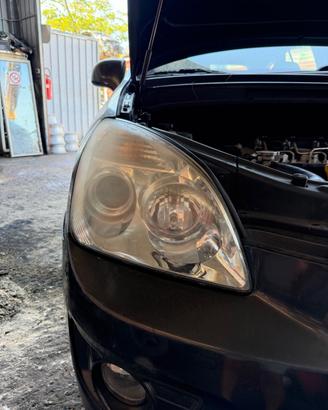Faro Anteriore Destro Dx Kia Carens 2006-2010