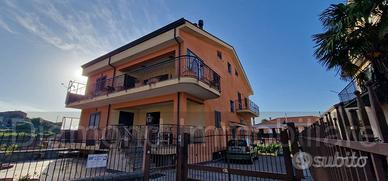 Villetta bifamiliare con giardino a Solicchiata