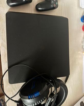 PLAYSTATION 4