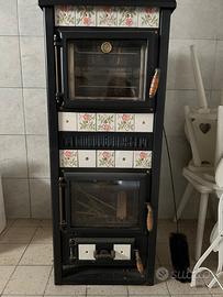 Stufa a legna in maiolica