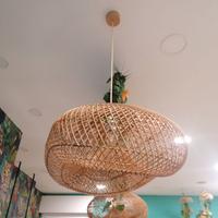 Lampadari ornamentali finti con foglie e fiori