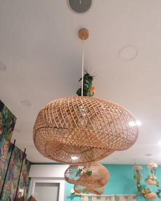 Lampadari ornamentali finti con foglie e fiori