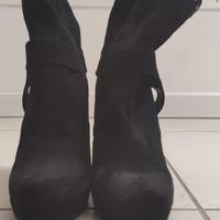 Stivaletti Laura Biagiotti in camoscio nero n.36