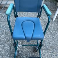 Comoda sedia a rotelle
