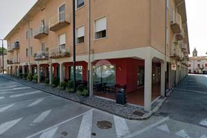 NEGOZIO A CASTEL GOFFREDO