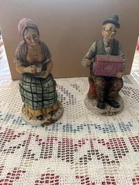 Coppia di statuine vintage in porcellana