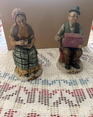 Coppia di statuine vintage in porcellana