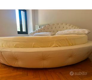 Letto rotondo in pelle