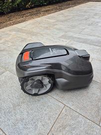 Robot tagliaerba