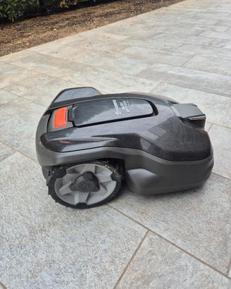 Robot tagliaerba