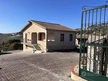 Rif.3650RV14504| villa caltanissetta