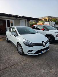 Clio Autocarro 4 posti