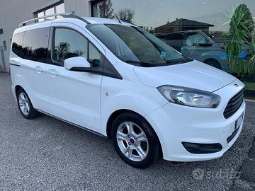 Ford Tourneo Courier 4 posti Autocarro - Km 6...